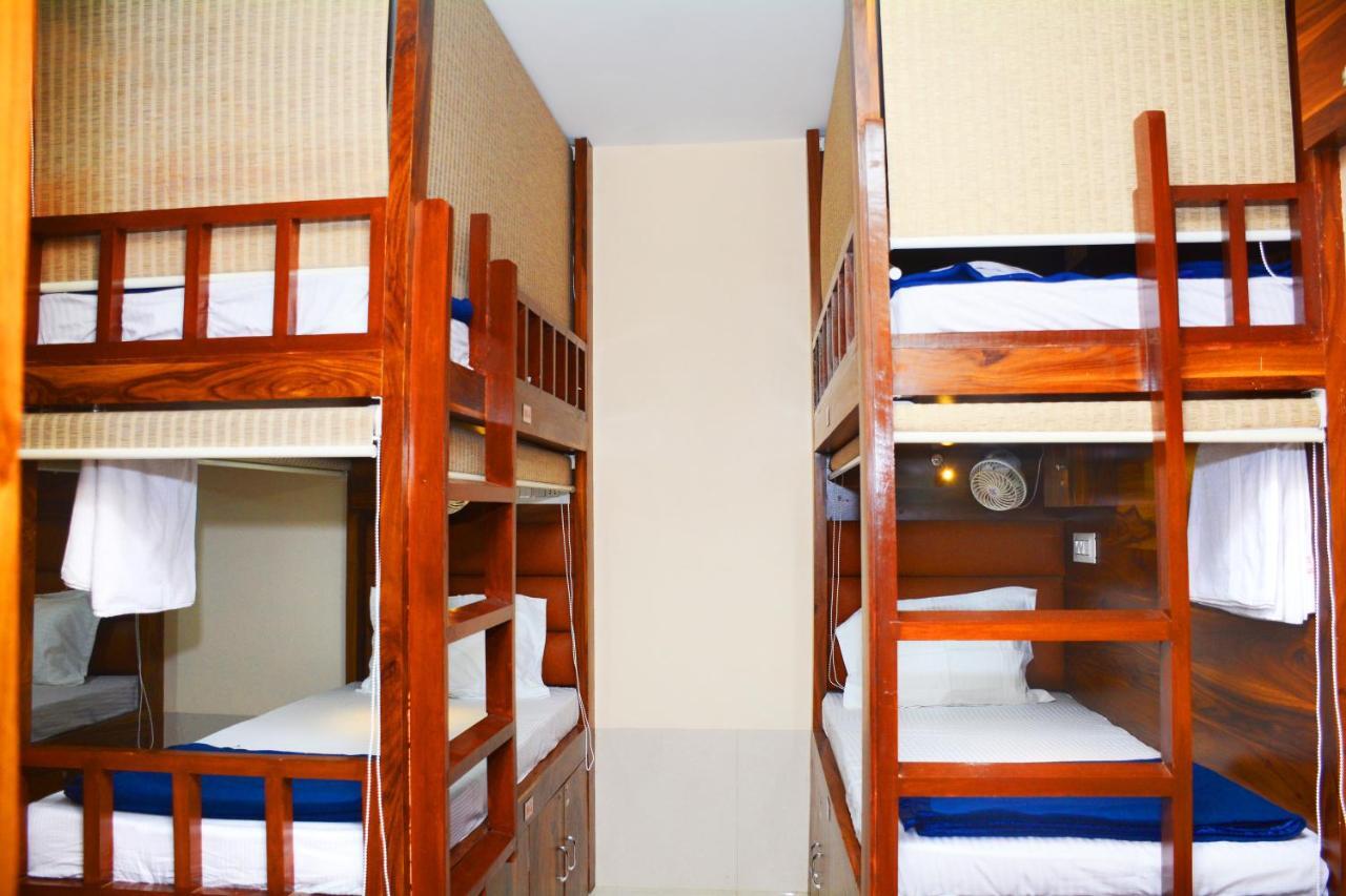 Hotel Nest N Rest - Mumbai Exteriör bild
