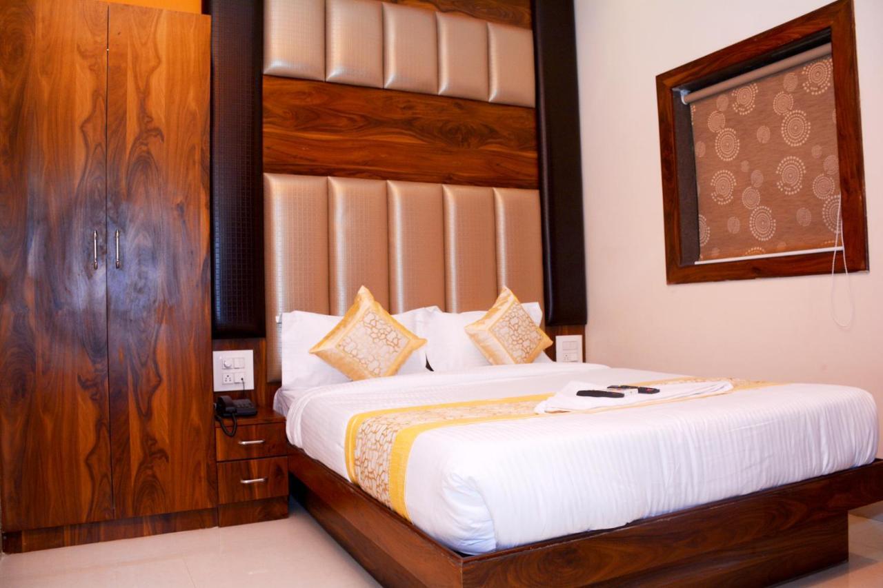 Hotel Nest N Rest - Mumbai Exteriör bild