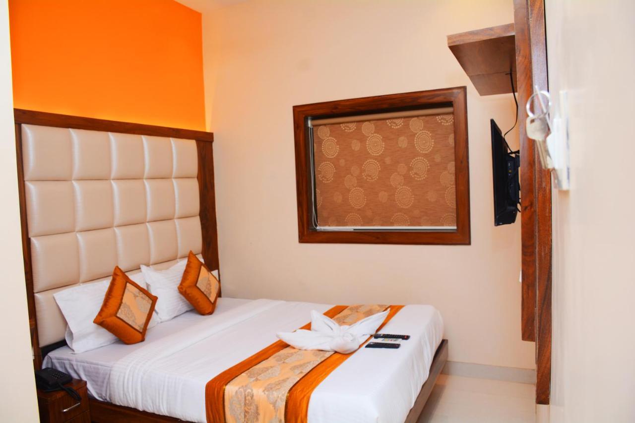 Hotel Nest N Rest - Mumbai Exteriör bild